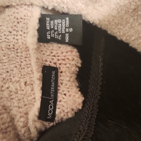 Sweaters , lightweight and dressy - Picture 12 of 12